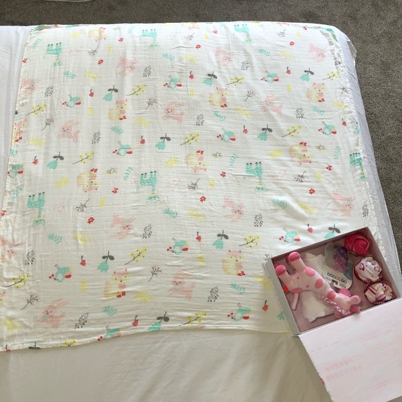 New Baby Girl Gift Box All Brand New Items - Picture 5 of 8